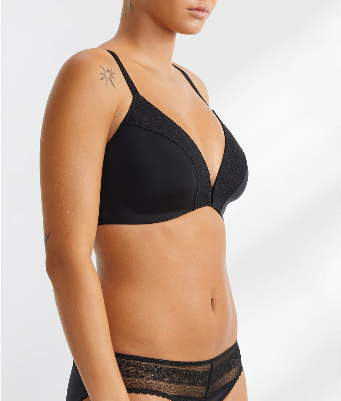 The Wire-Free Front-Close Bra with Lace - Image 4