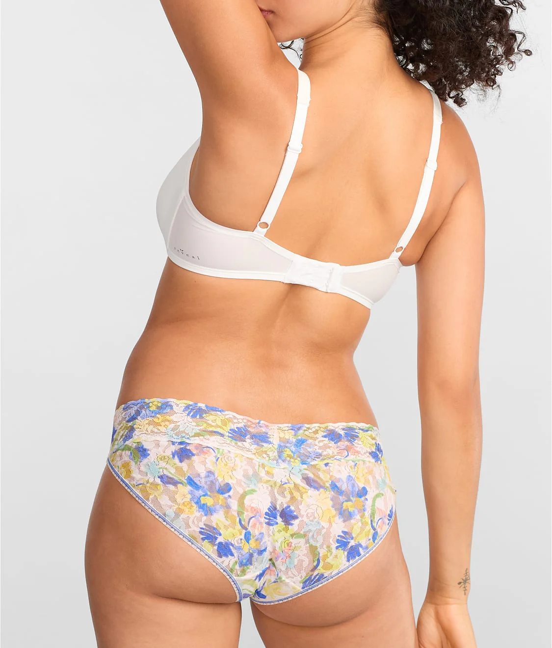 Signature Lace Printed V-Kini - Image 7