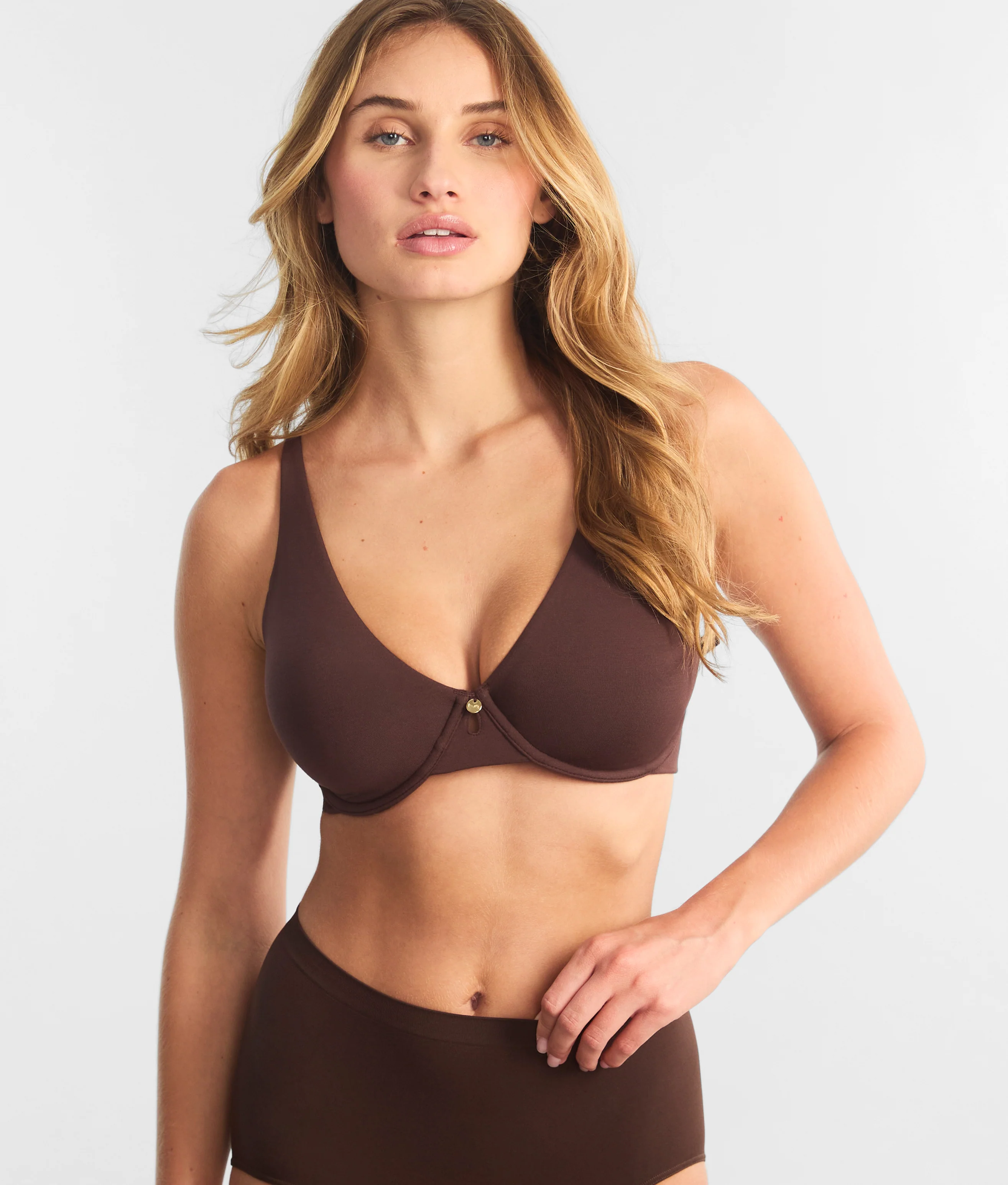 Luxe Essentials High Apex Bra - Image 13