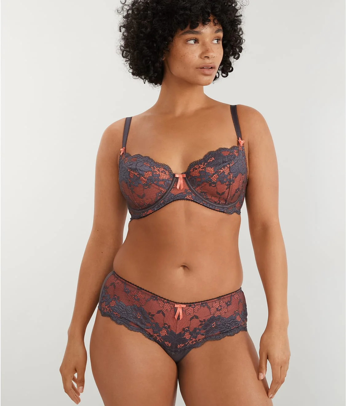 Amour Shorty - Image 20